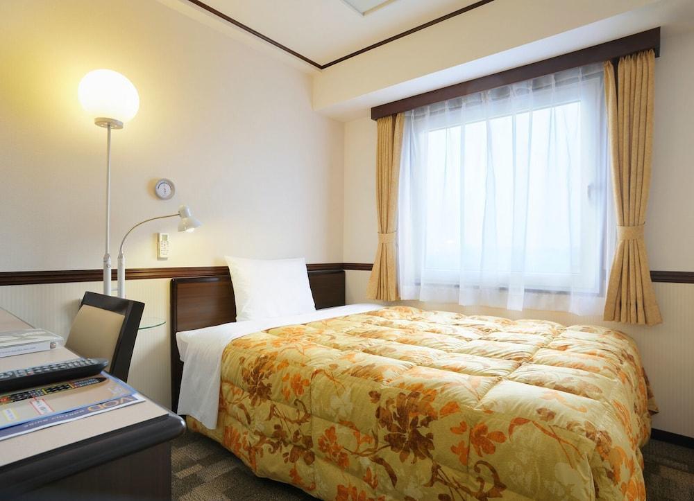 Toyoko Inn Oita Ekimae Exterior foto