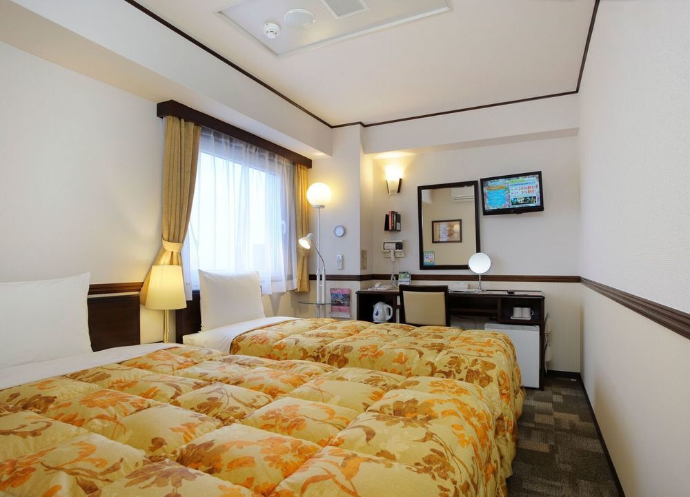 Toyoko Inn Oita Ekimae Exterior foto